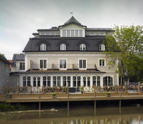 Atellet Hotell Norrtälje エクステリア 写真